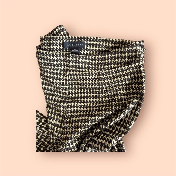 Sanctuary "Filmore" flare with houndstooth pattern. No tag, never worn. - Picture 3 of 5